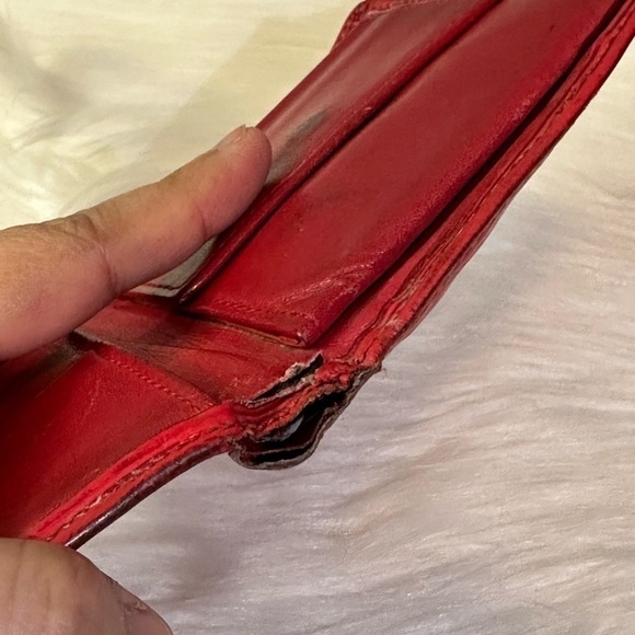 LOUIS VUITTON epi compact wallet and key holder in red bundle - Picture 10 of 17